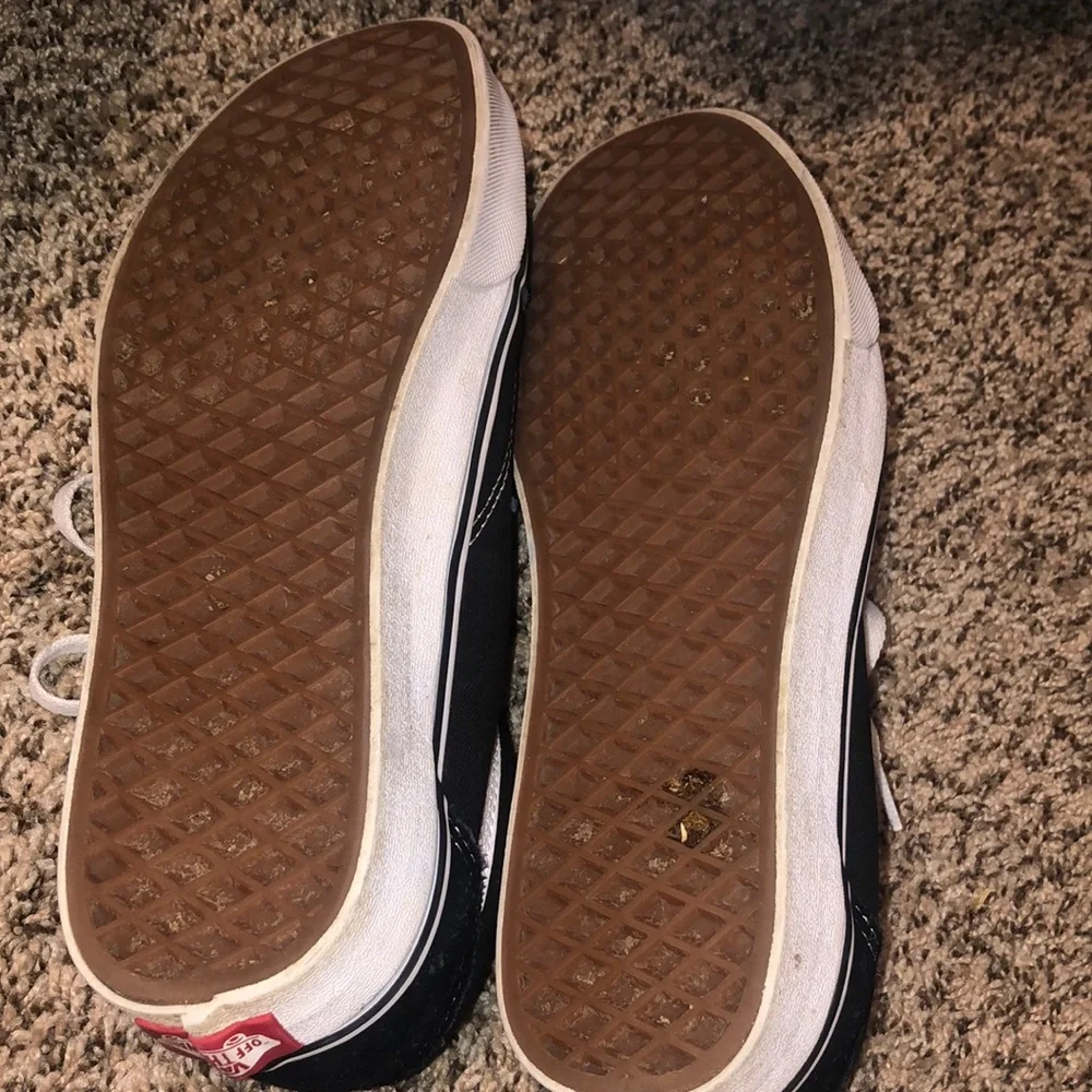 Vans - Picture 2 of 6